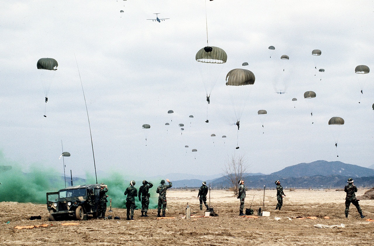 國防力量持續(xù)增強，中國展現(xiàn)大國擔(dān)當(dāng)——最新軍事新聞綜述